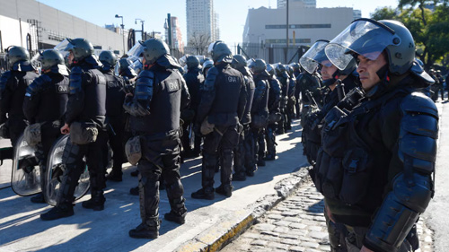 Argentina rescata a 70 niños y detiene a 20 personas en una redada contra la pornografía infantil